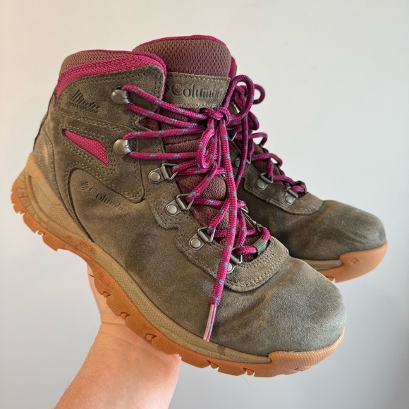 Columbia Shoes - Columbia Women’s Newton Ridge Waterproof Amped Hiking Boots Green Size 9.5